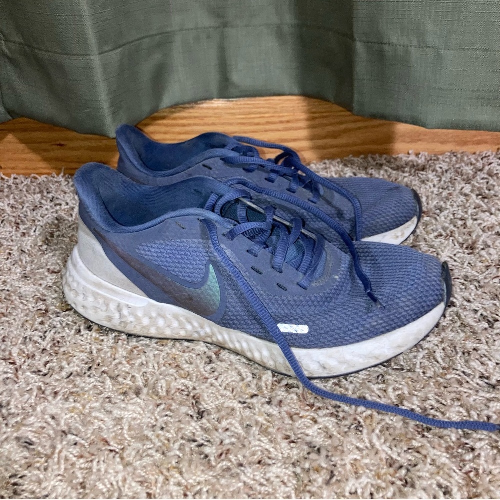 Nike Revolution 5